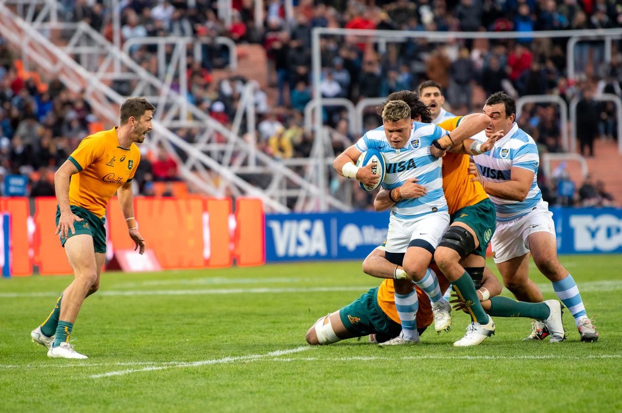 TUCUMANO EN ACCION. El pilar Thomas Gallo en un avance de Los Pumas ante los Wallabies. FOTO: Christian Mas 