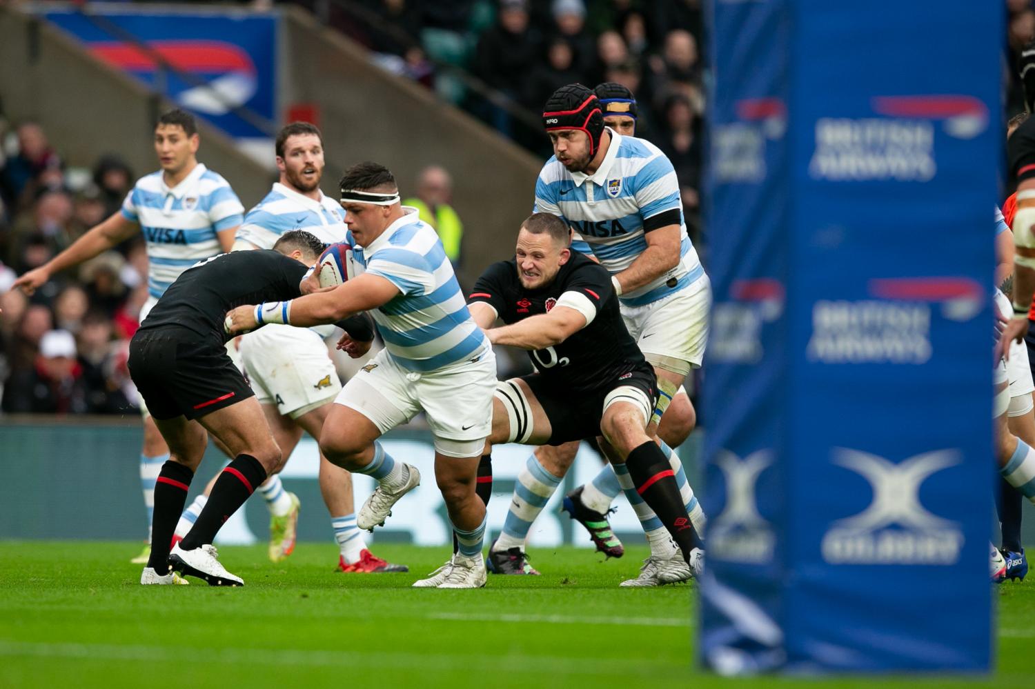 TUCUMANO EN ACCION. Thomas Gallo jugó un gran partido ante los ingleses. FOTO: Prensa UAR 