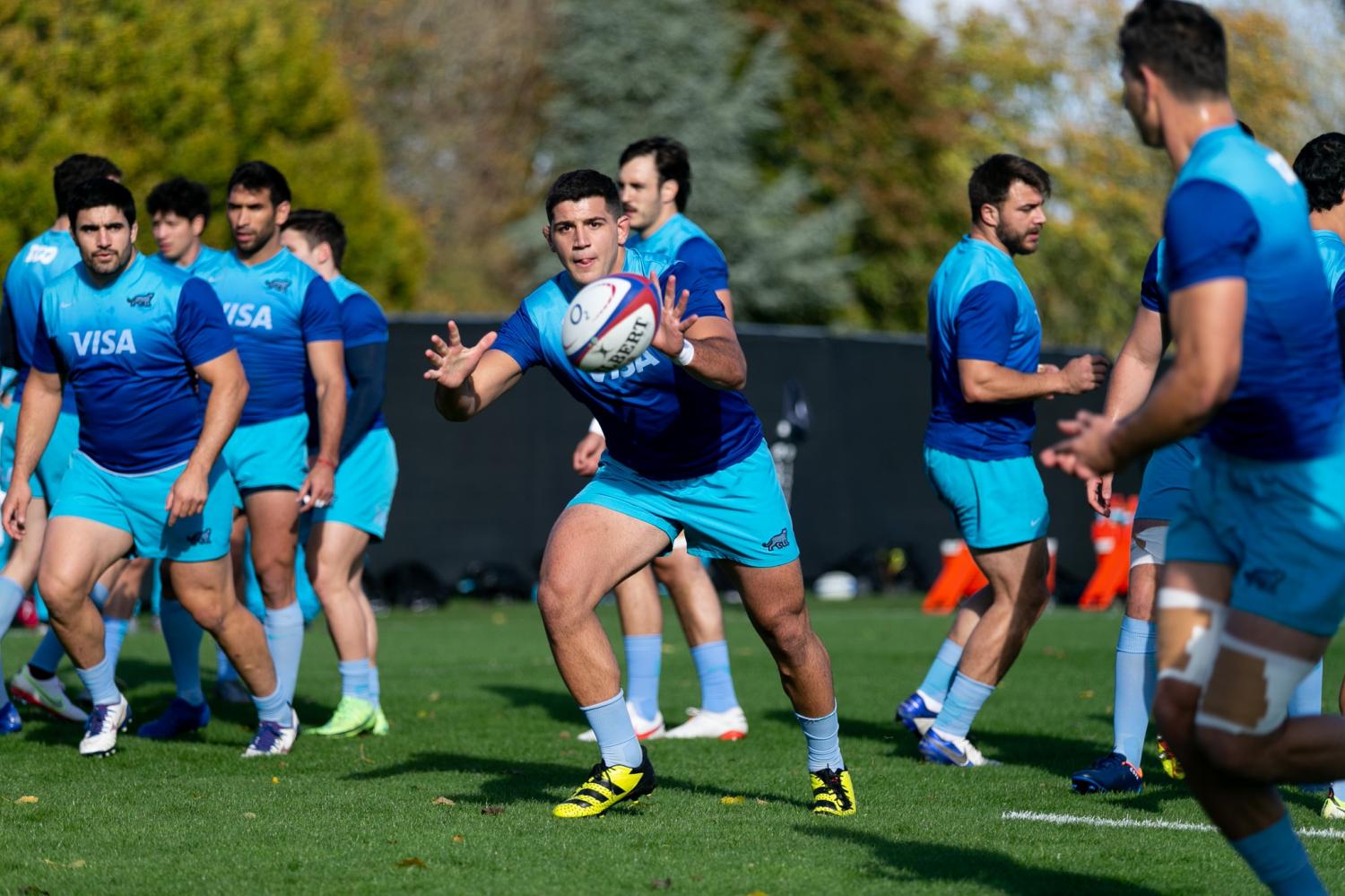 DE A POCO. El pilar argentino de 21 años da lo mejor en los entrenamientos para estar a la altura de los más experimentados. FOTO: UAR 