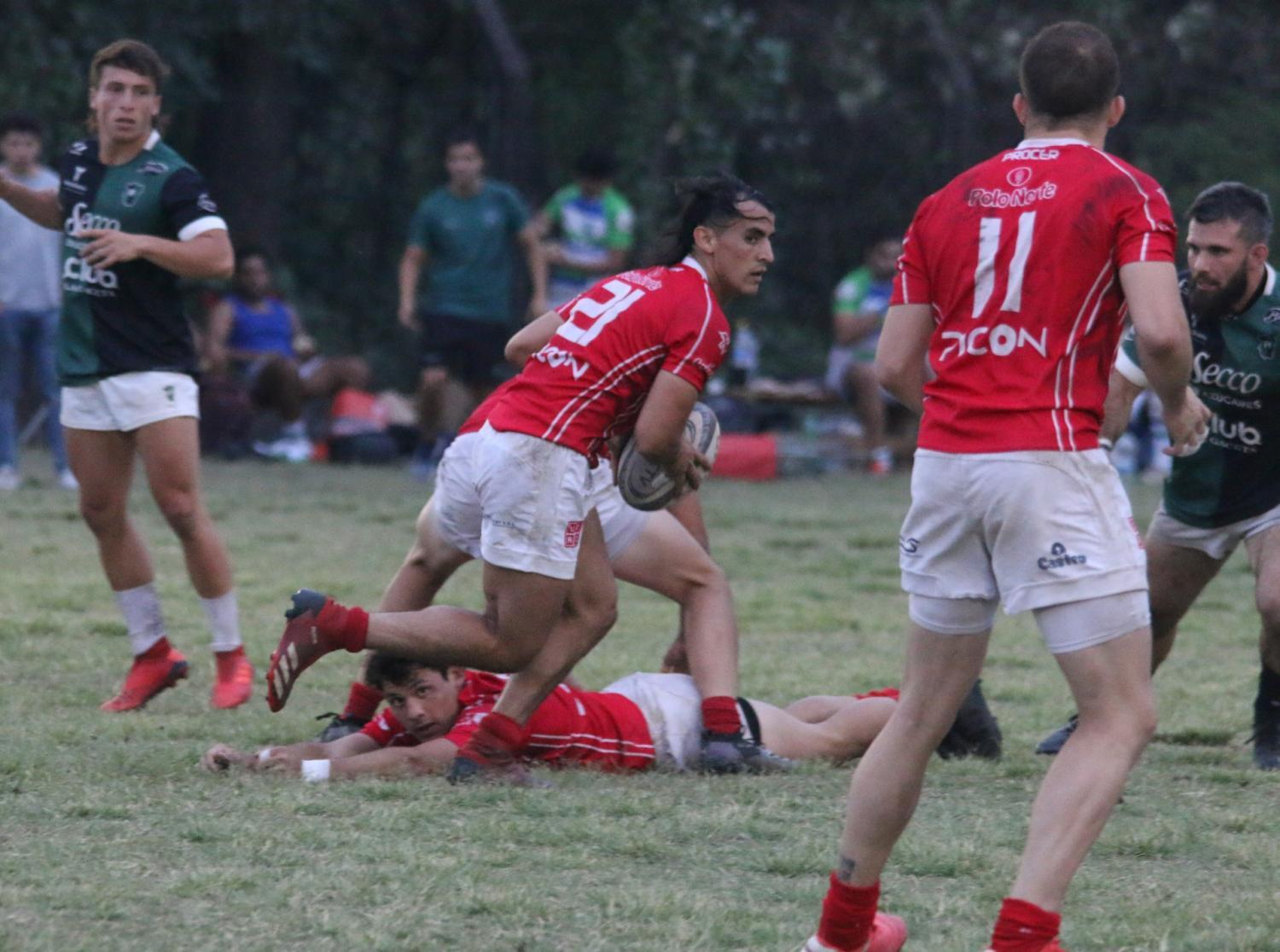 FIGURA CLAVE. El medio scrum Nicolas Alvizo fue elegido el jugador del torneo. Foto: Tomas Gray 