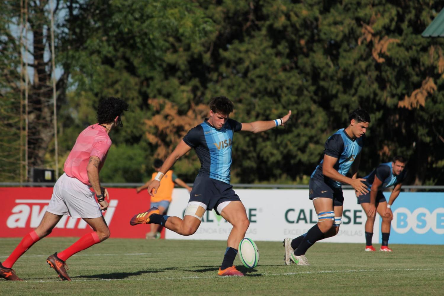 PENALES MÁS RÁPIDOS. Con la nueva disposición de la World Rugby, se busca reducir el tiempo perdido de juego. FOTO: Prensa UAR 