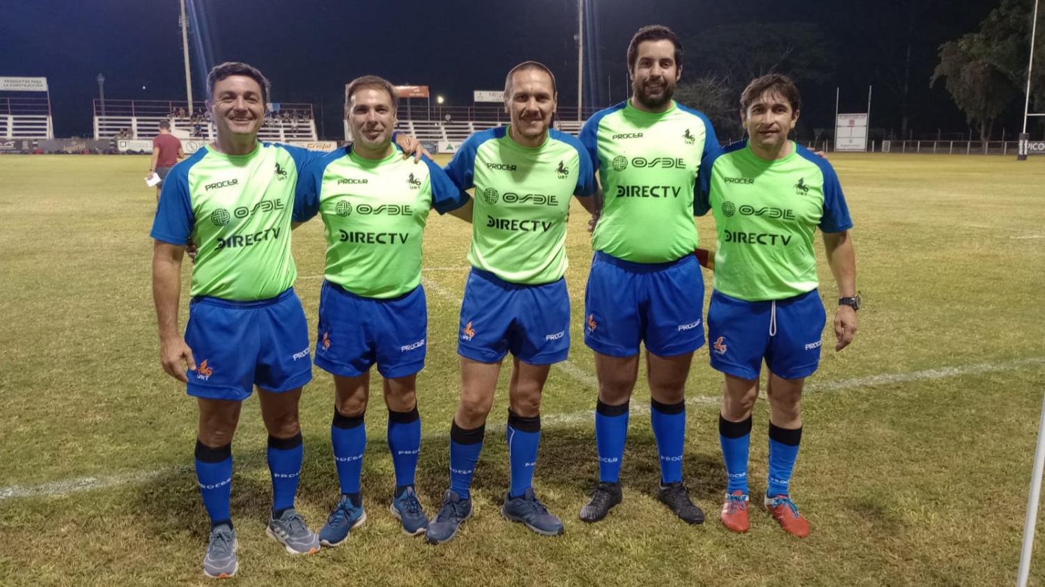 LA TERNA ARBITRAL CONTENTA. De izquierda a derecha Gonzalo Daneri, Federico Vece, Marcelo Reza, Alejandro Michel, Fabián Décima. Foto: Tercer Tiempo NOA // Alvaro Jurao 