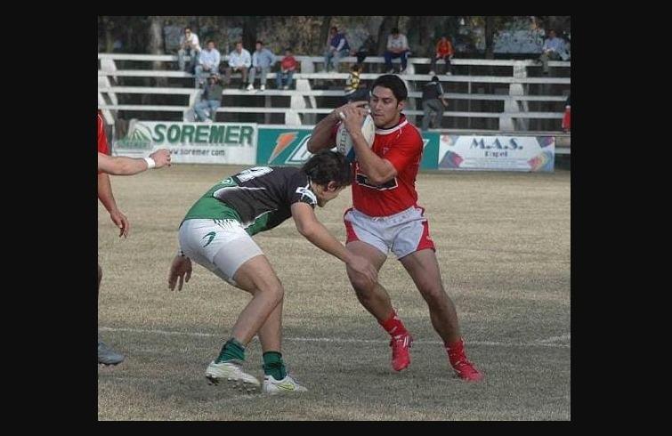 PURA POTENCIA - Agustín defendiendo la camiseta de su amado Tarcos. Foto: Patricio Guzmán 