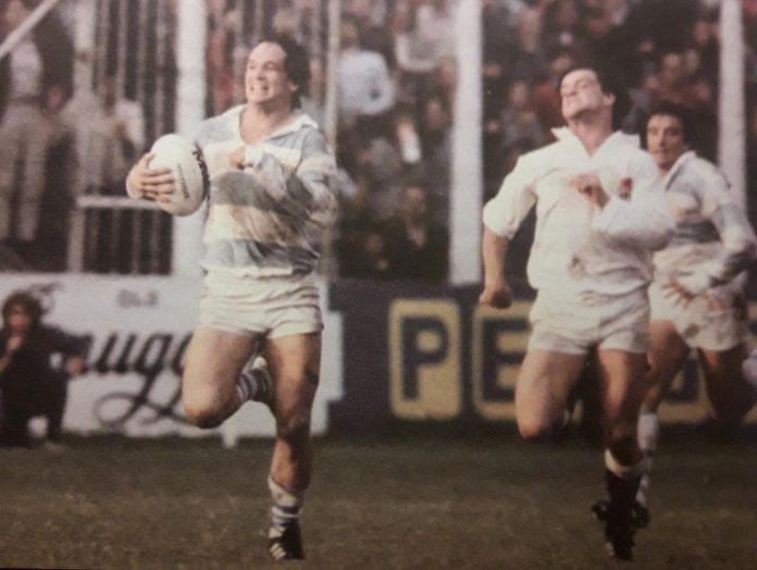 Marcelo Campos yendo directo al try en el test-match disputado en Ferro. Foto: Rugby.com.ar 