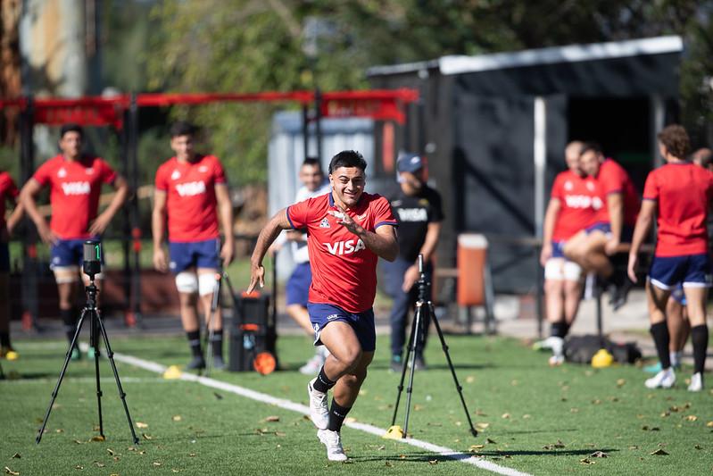 A DEJAR TODO PARA TENER SUS CHANCES. Tomás Medina en un entrenamiento con Los Pumitas. Foto: Prensa UAR 